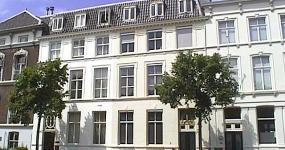 Javastraat 54 links op de afbeelding