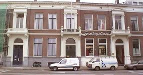 v.l.n.r. Koninginnegracht 38 en 39