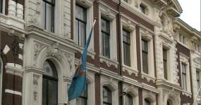 v.l.n.r. nr. 57 en 58