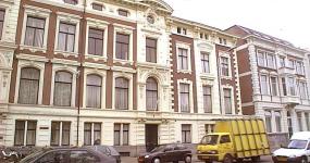 v.l.n.r. Koninginnegracht 58 en voormalig nr. 59