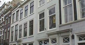 nr. 127/127a in het midden van de afbeelding